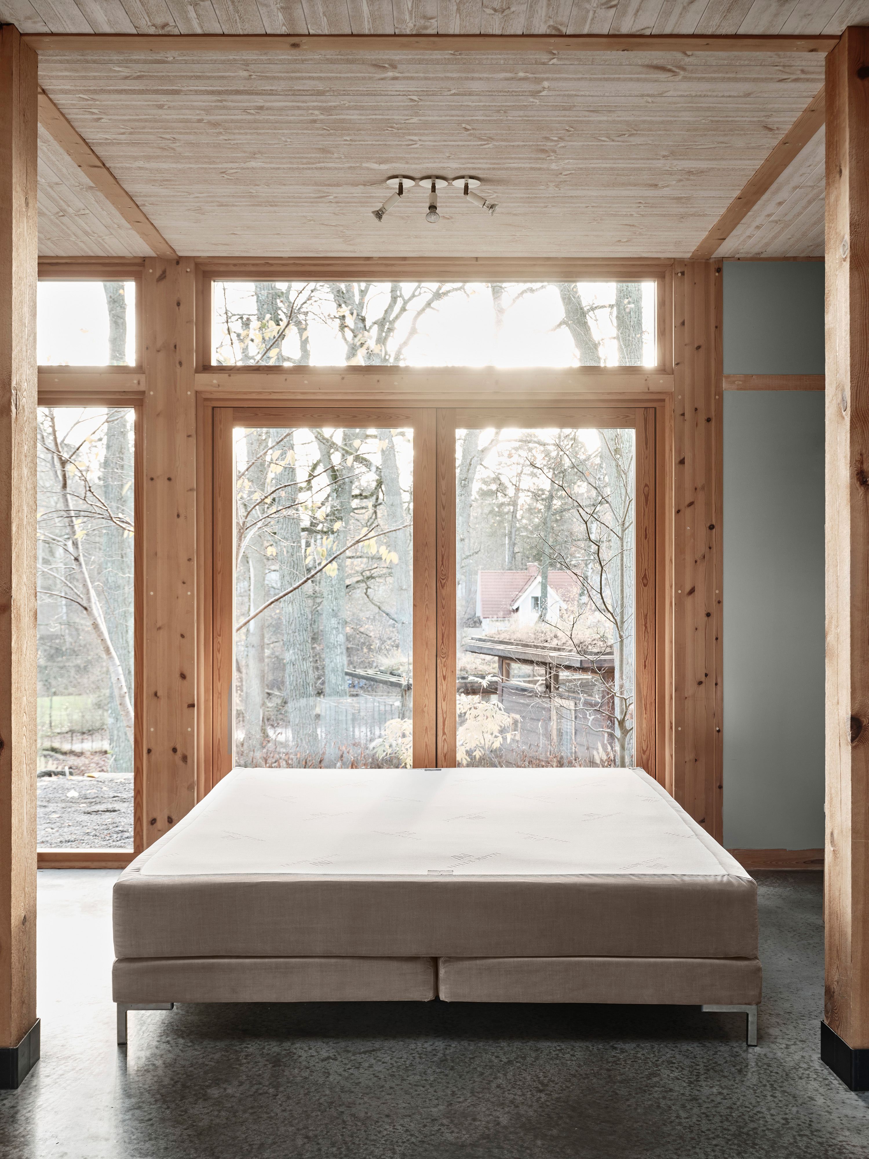 Mille Notti Alberto Kontinentalsäng Fast Sammet Beige